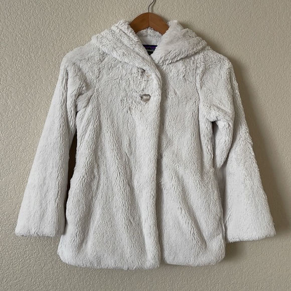 Patagonia Other - Patagonia Girls White Faux Fur Coat Size M (10)
